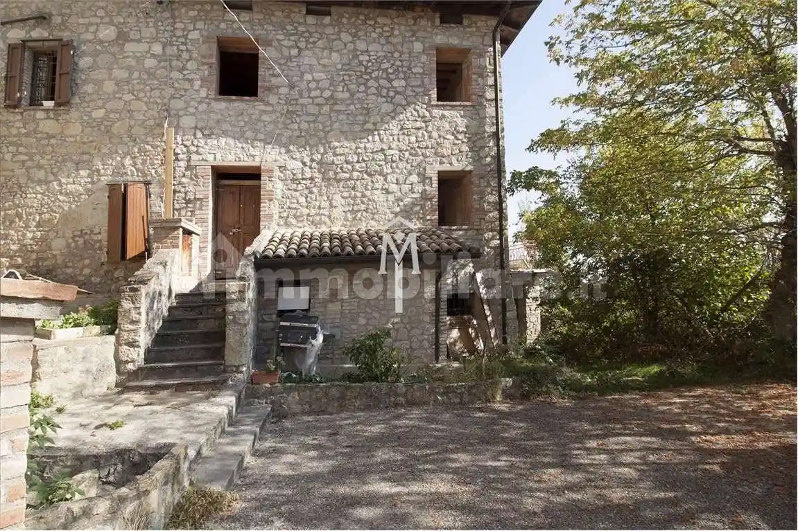 Casa indipendente in vendita a Viano
