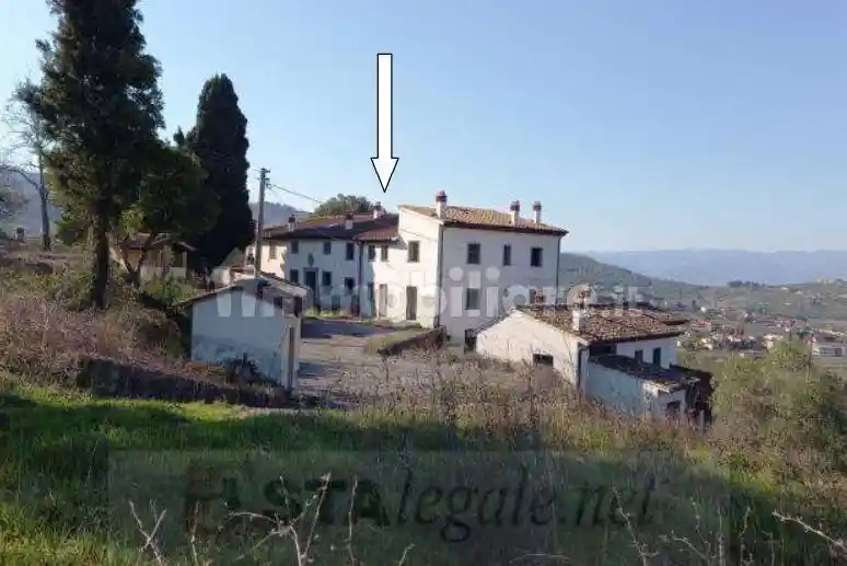 Villa in vendita a Carmignano