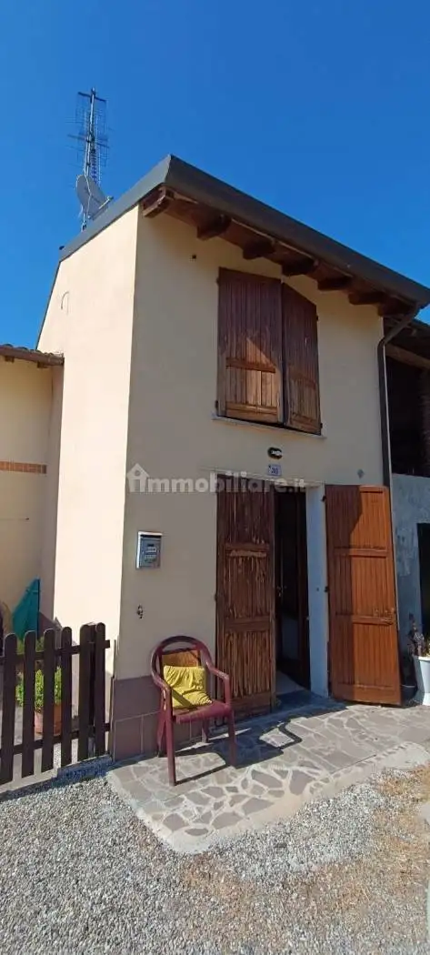 Casa indipendente in vendita a Santa Giuletta