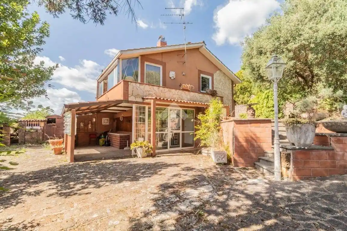Villa in vendita a Sutri