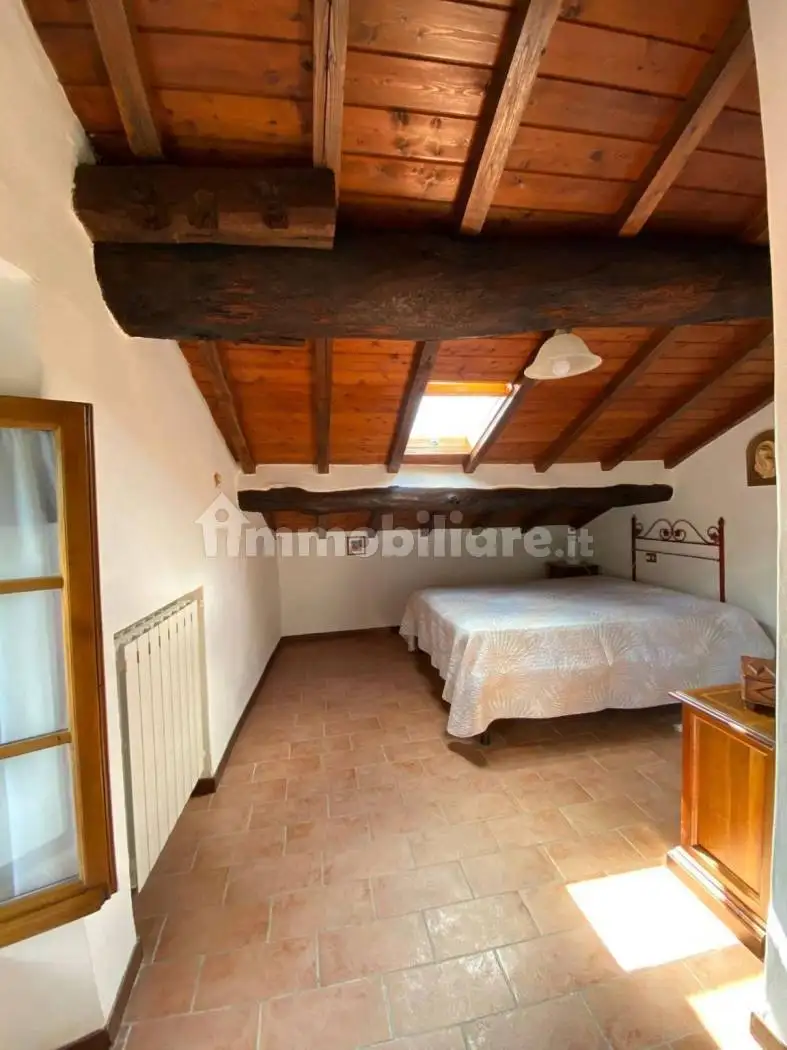 Casa indipendente in vendita a Vagli Sotto