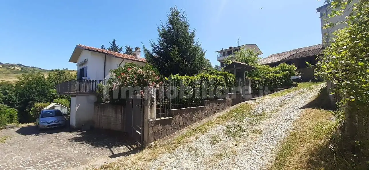 Villa in vendita a Montalto Pavese