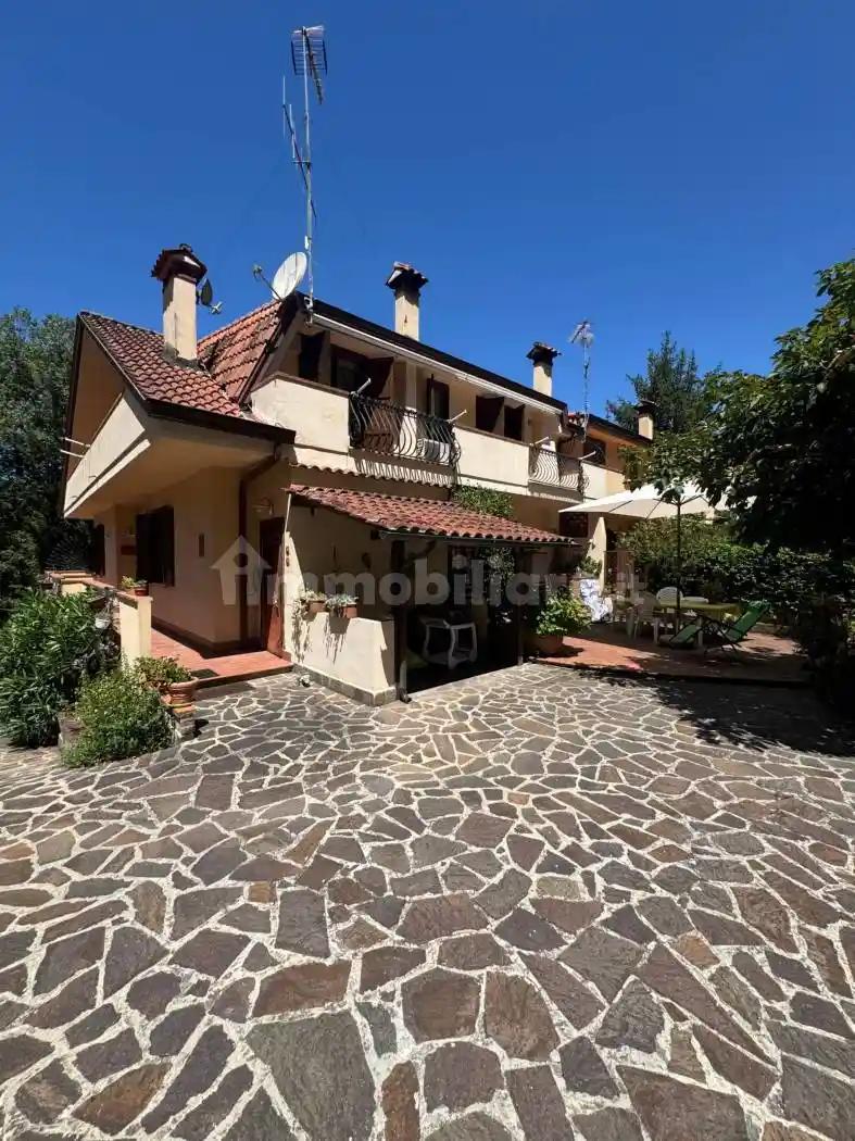 Villa in vendita a Torrice