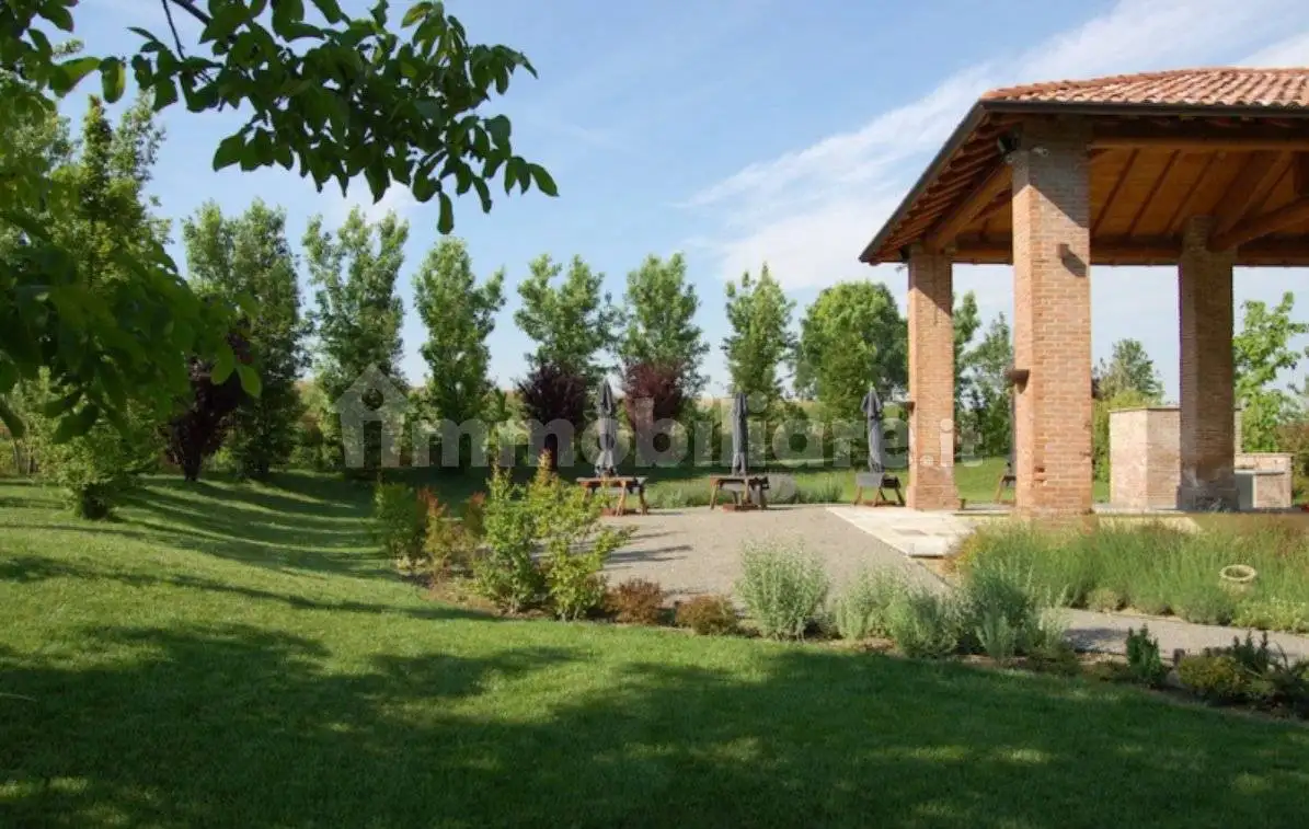 Villa in vendita a Calendasco