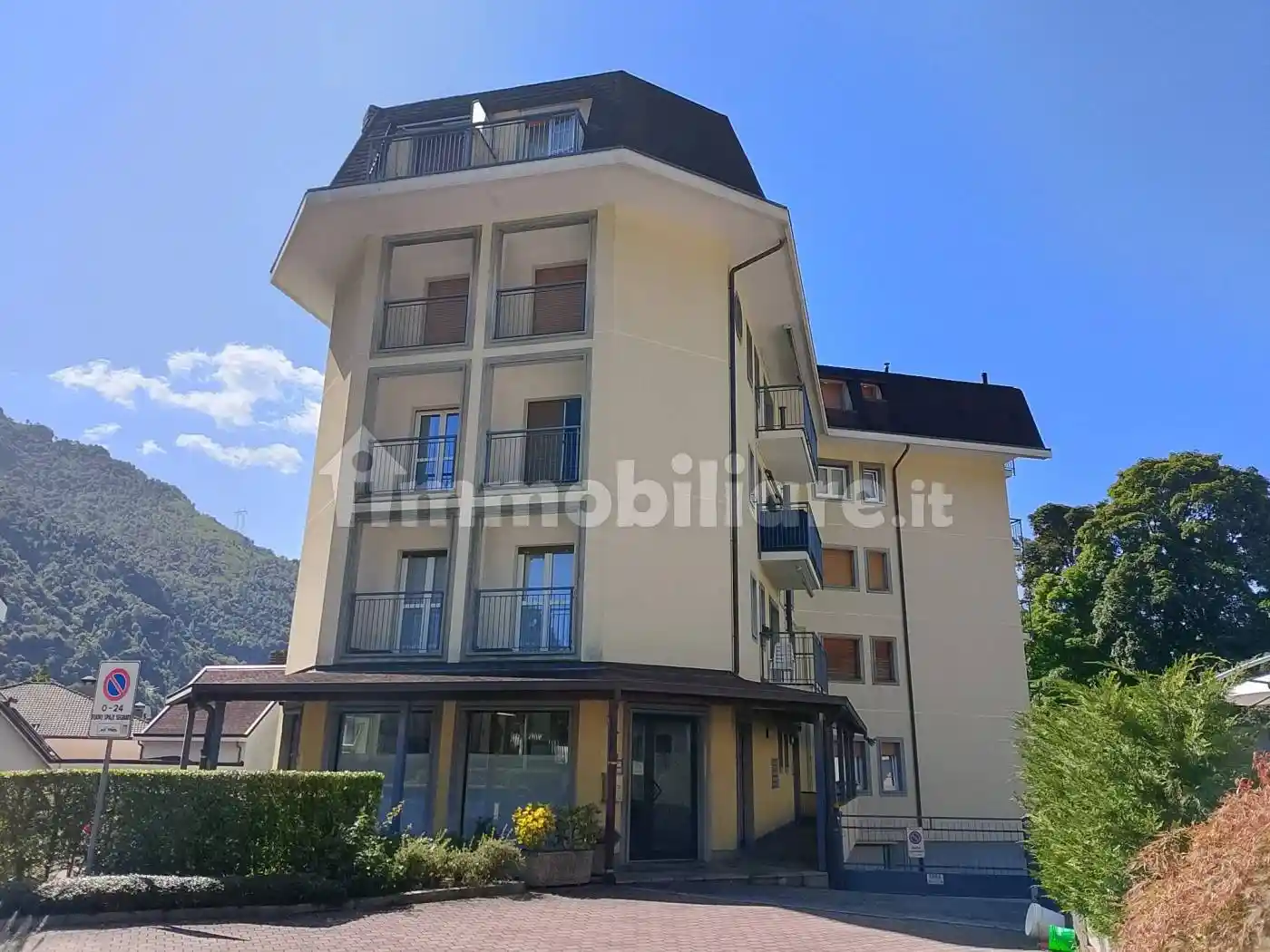 Appartamento in vendita a Ballabio
