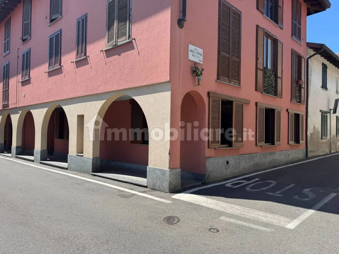 Appartamento in vendita a Lonate Ceppino