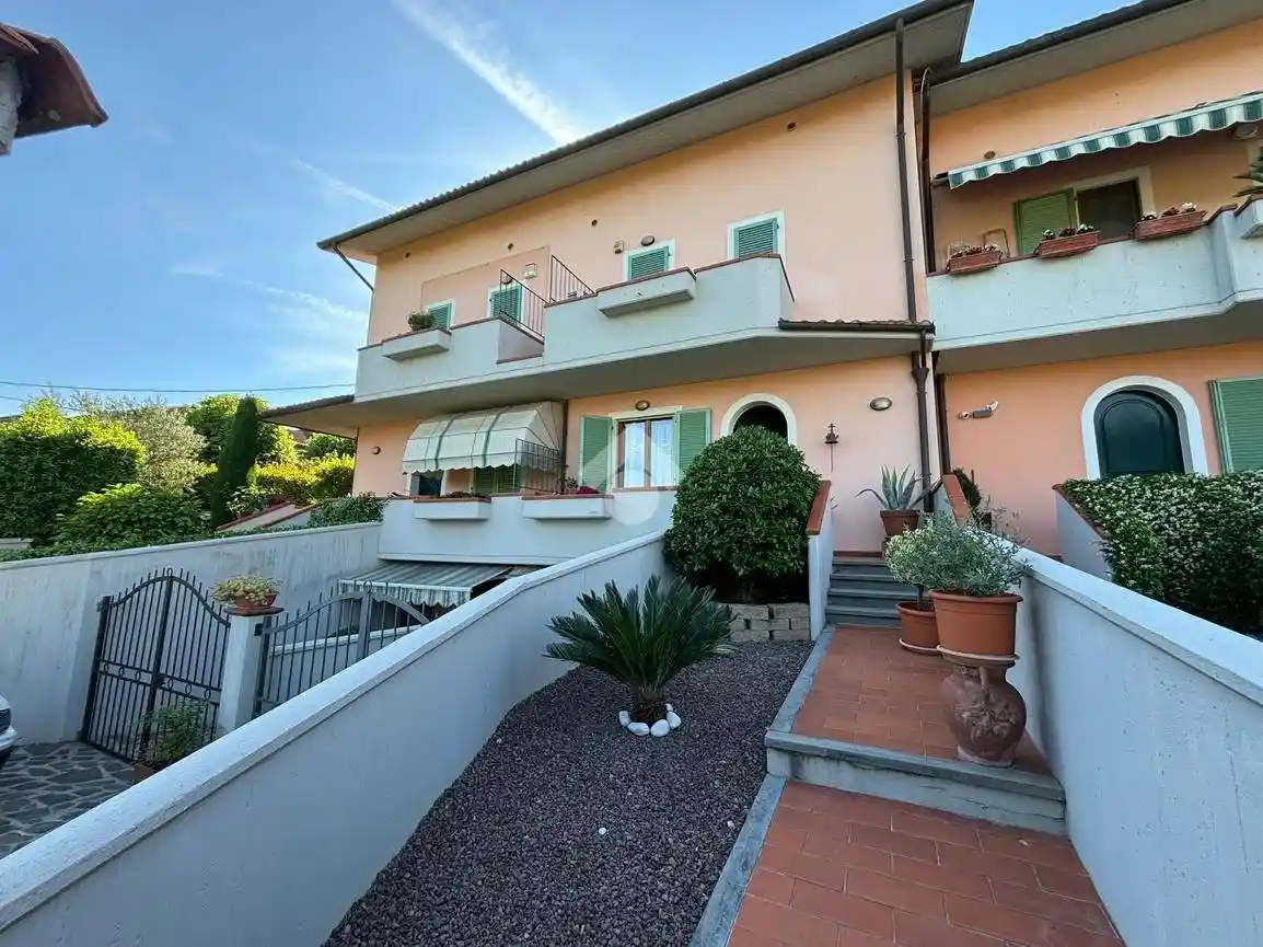 Villetta a schiera in vendita a Quarrata