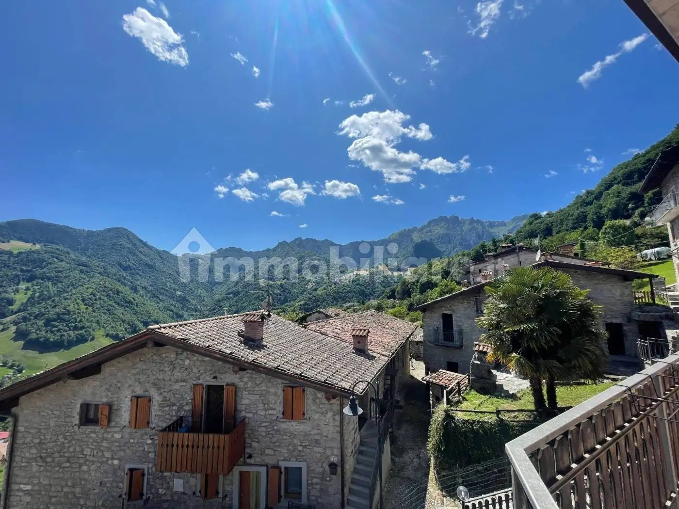 Appartamento in vendita a Gorno