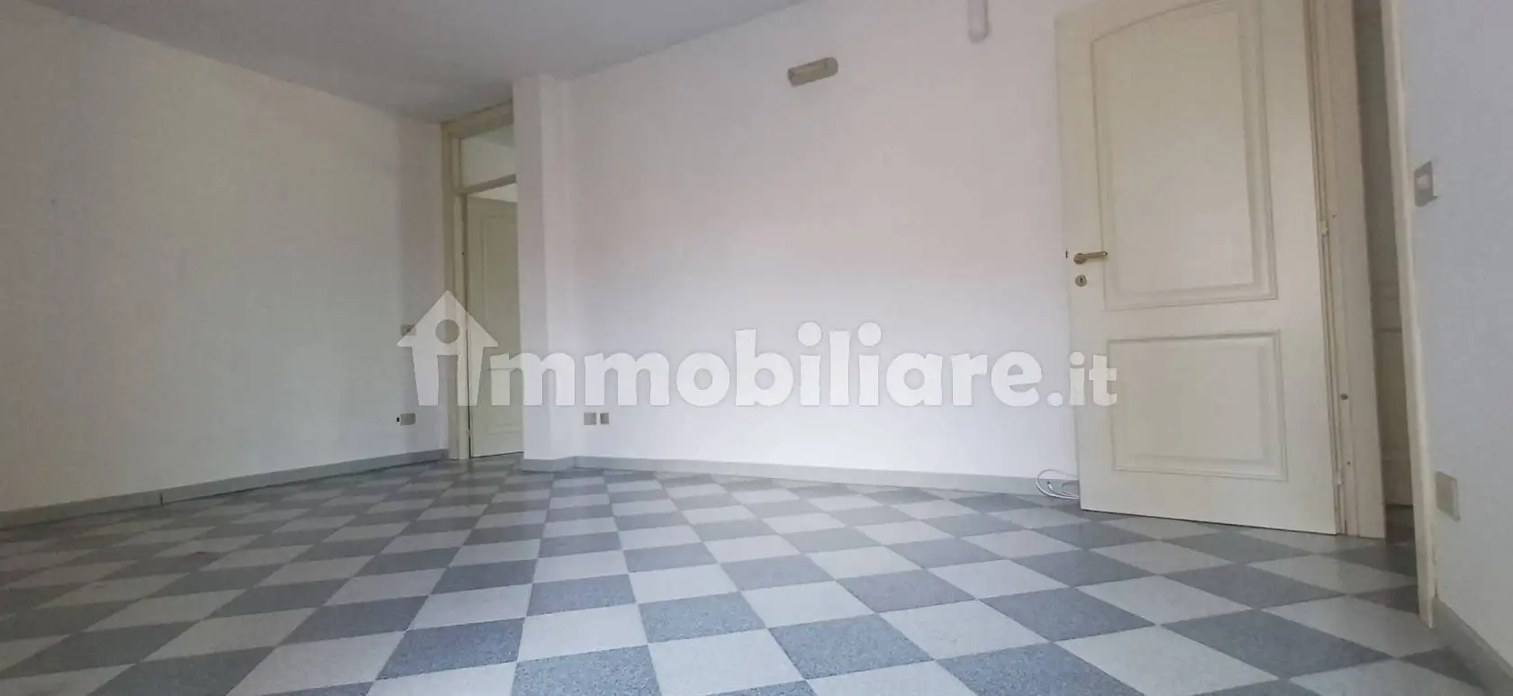 Trilocale buono stato, secondo piano, Centro, Broni - foto 5