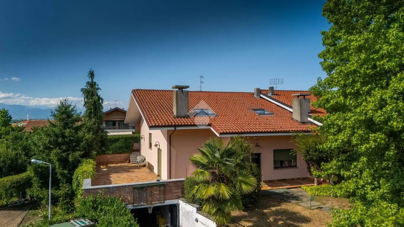 Villa in vendita a Saluzzo