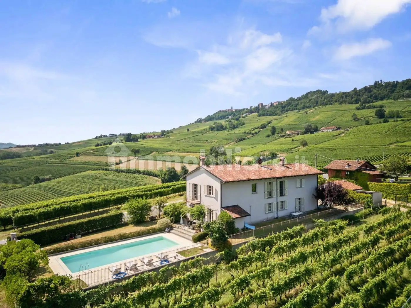 Villa in vendita a La Morra