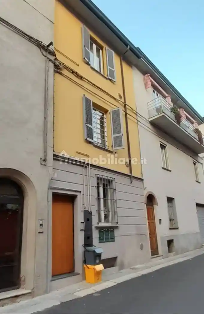 Palazzo - Edificio in vendita a Piacenza