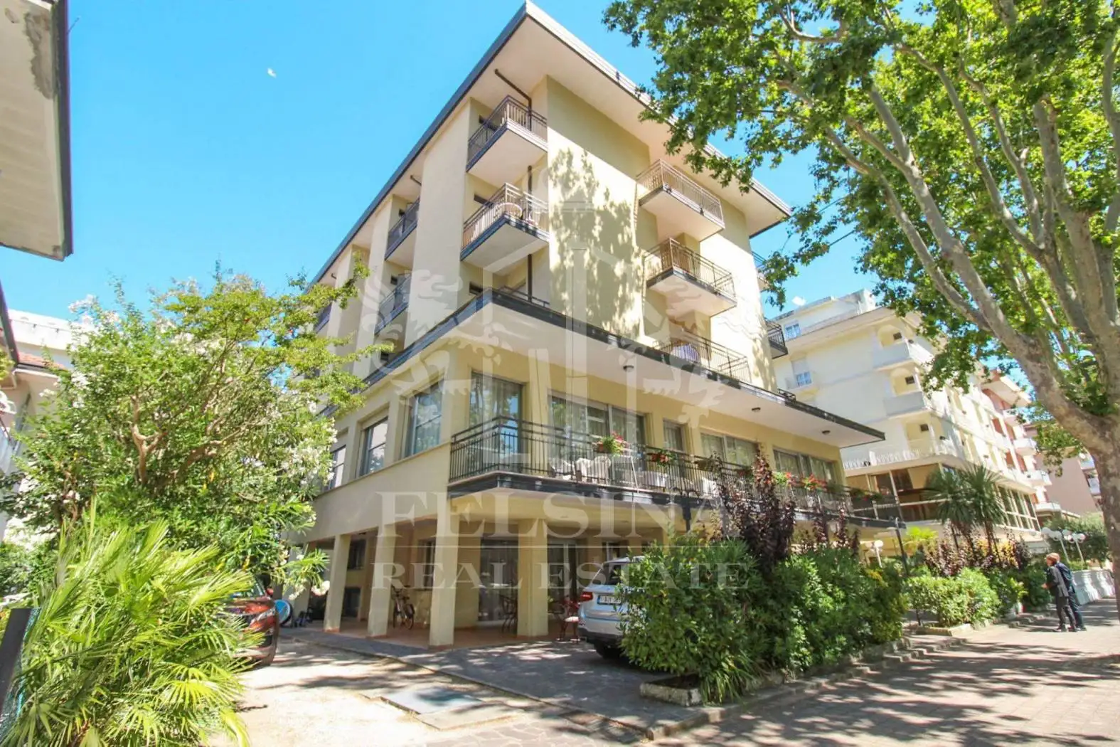 Palazzo - Edificio in vendita a Cesenatico