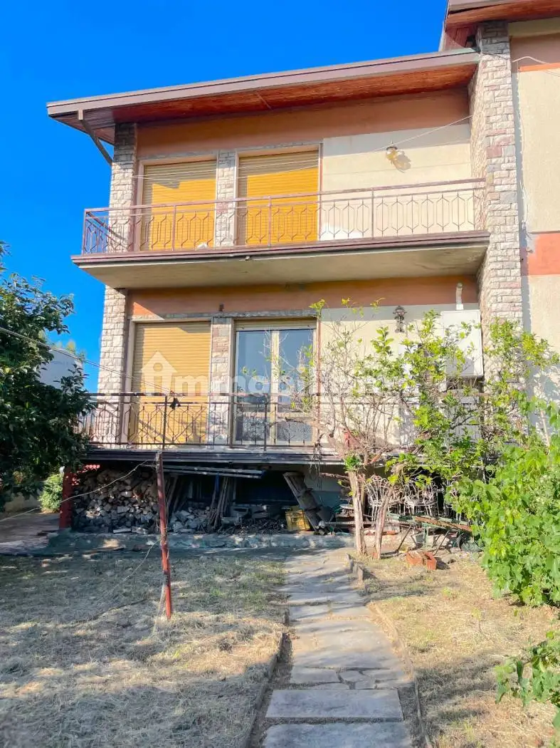 Villa in vendita a Sarzana