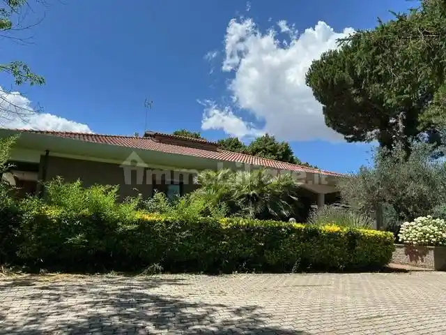 Villa in vendita a Viterbo
