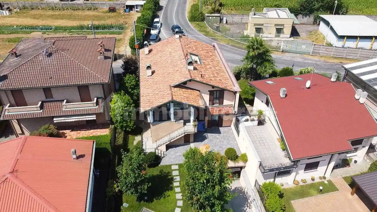 Villa in vendita a Verano Brianza