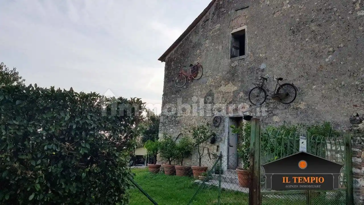 Casa indipendente in vendita a Bolzano Vicentino