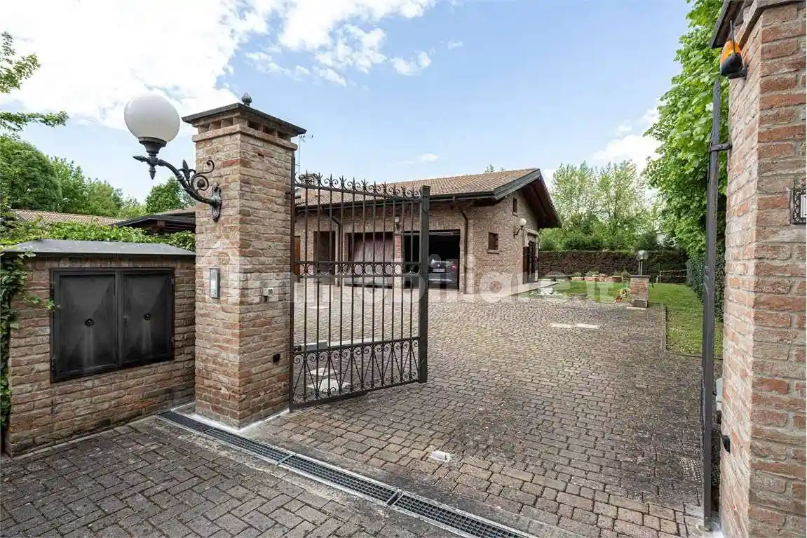 Villa in vendita a Castelnuovo Rangone