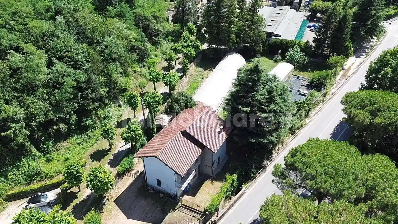 Casa indipendente in vendita a Porto Ceresio