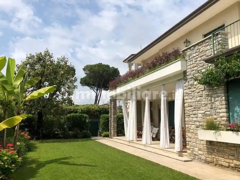 Villa in vendita a Forte dei Marmi