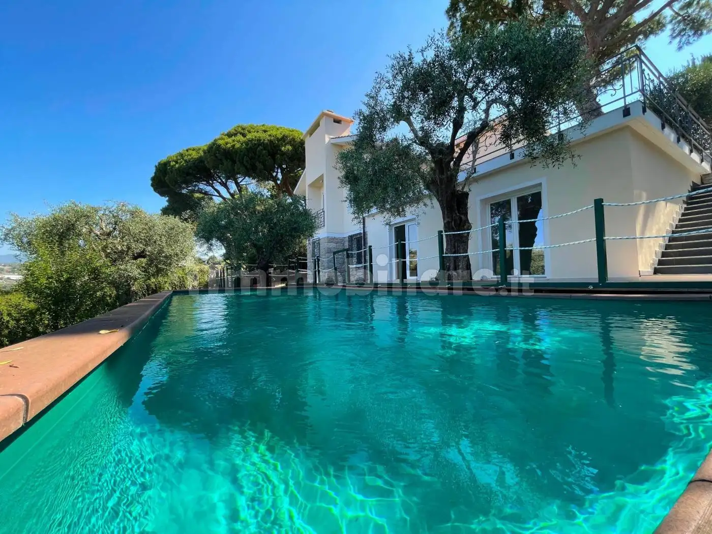 Villa in vendita a Bordighera
