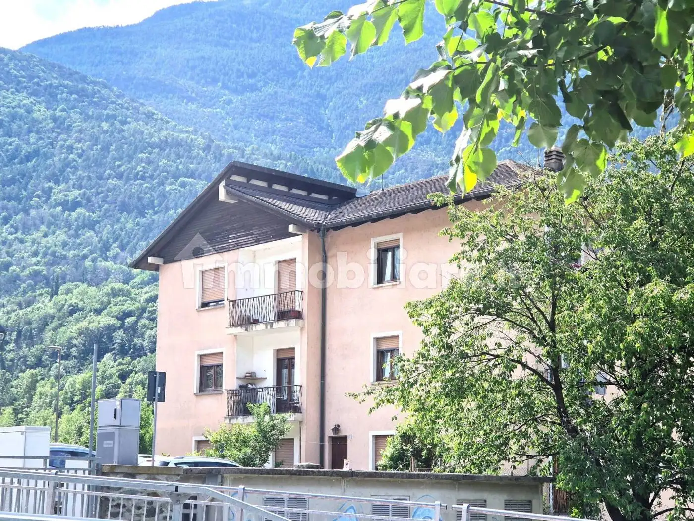 Trilocale piazza roncas, 7, Centro, Chambave - foto 2