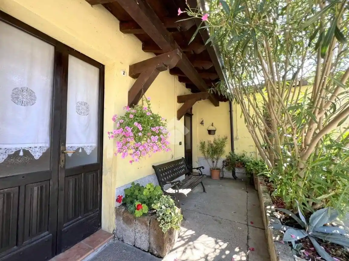 Casa colonica via Amedeo Di Savoia, Centro, Casalromano - foto 3