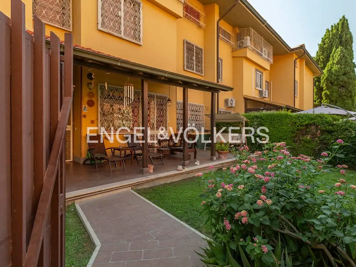 Villa a schiera in vendita a Roma