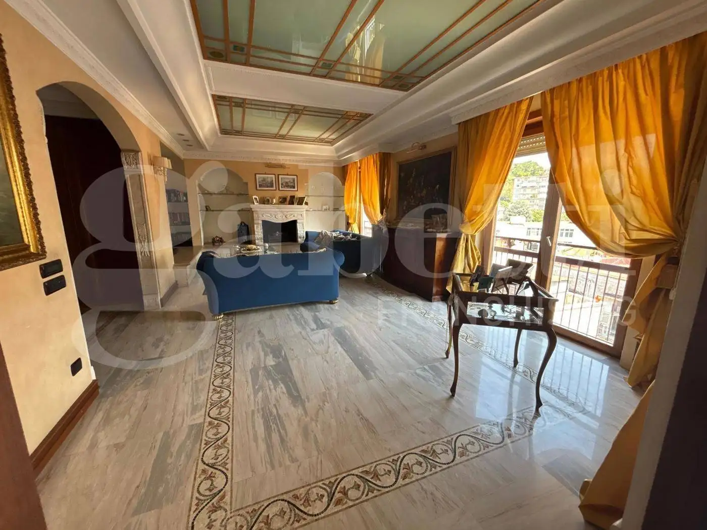 Appartamento in vendita a Napoli