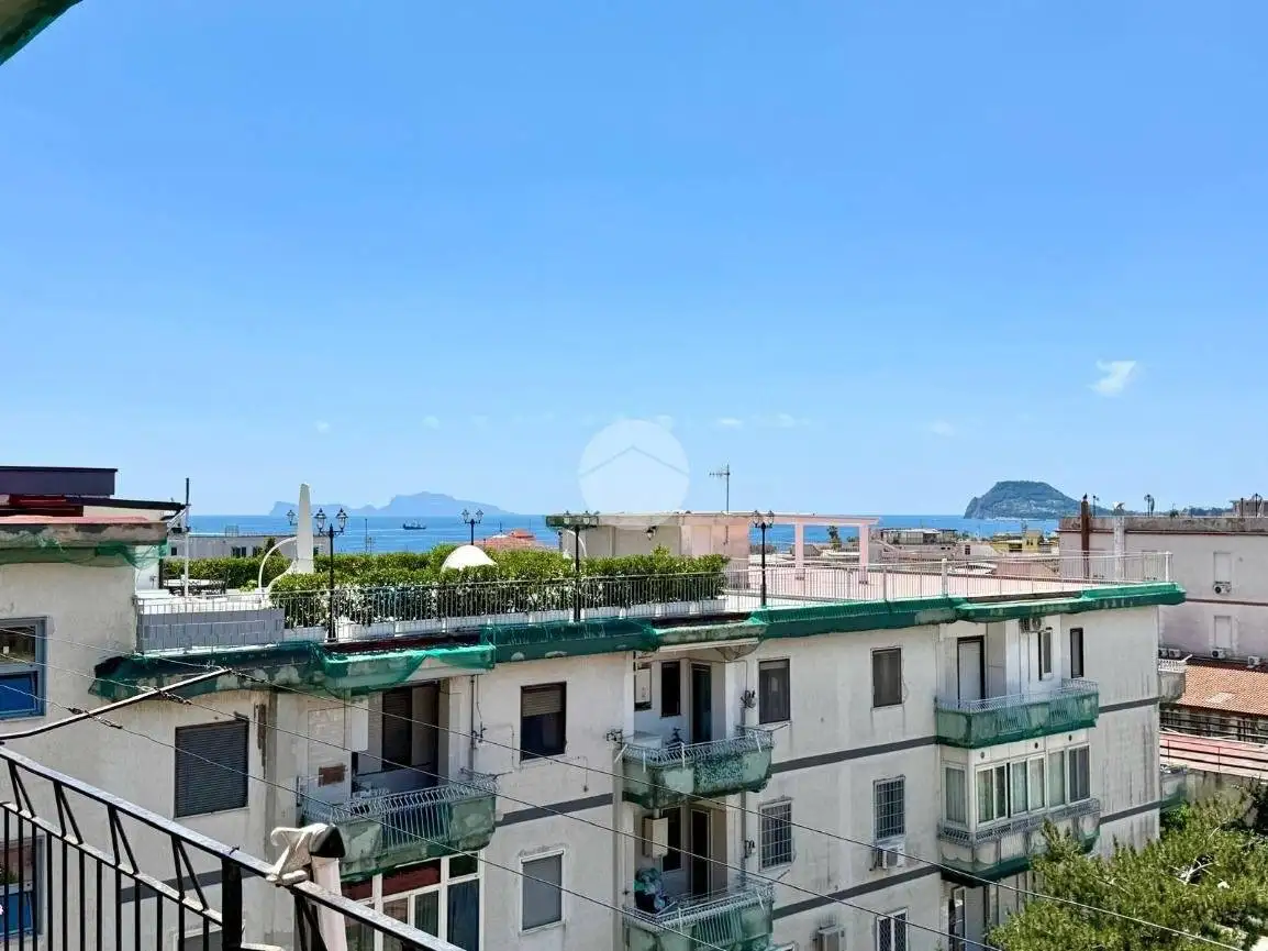 Appartamento in vendita a Pozzuoli