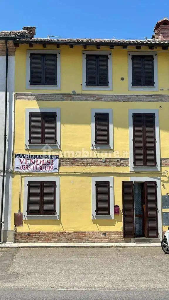 Palazzo - Edificio in vendita a Silvano Pietra