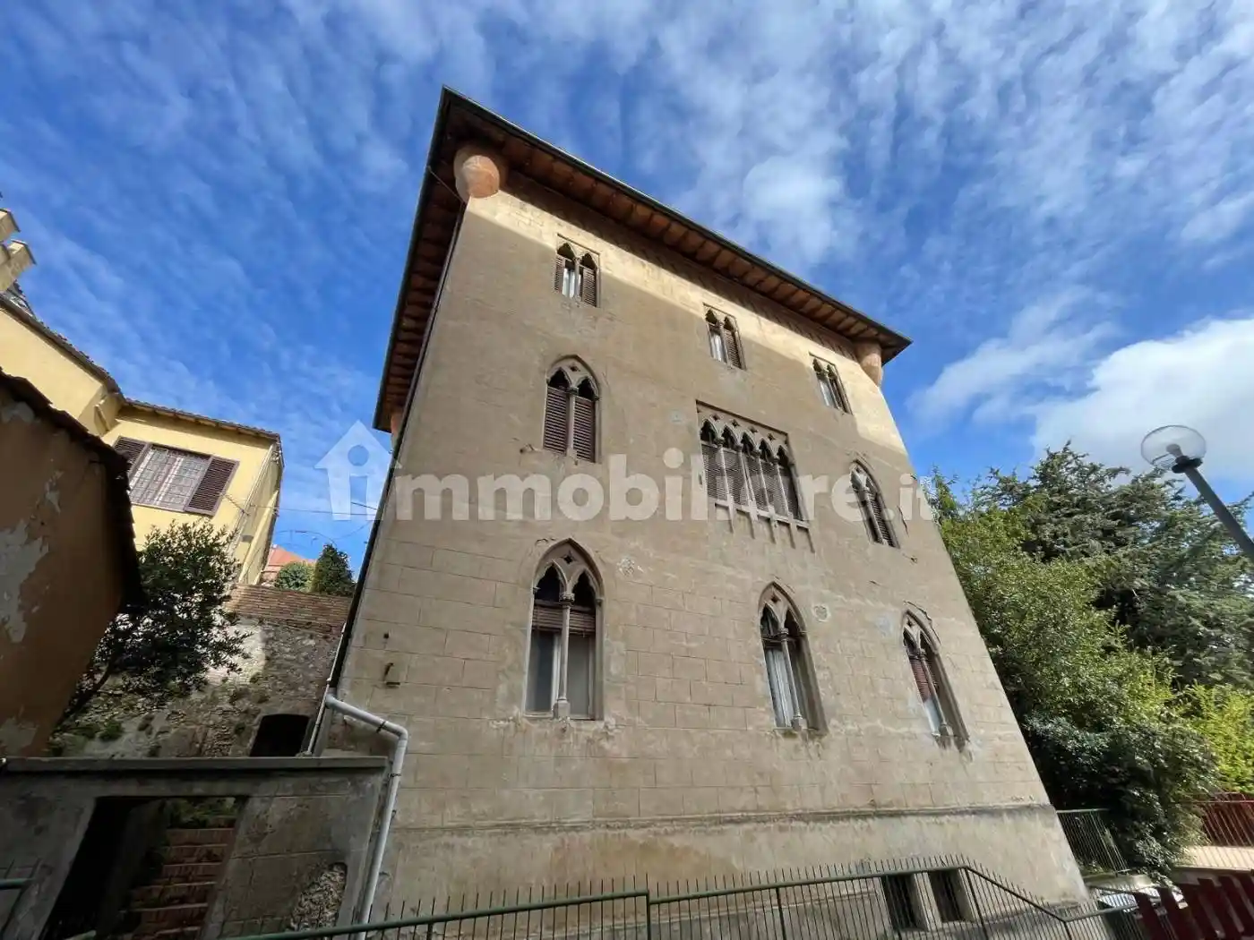 Palazzo - Edificio in vendita a Perugia