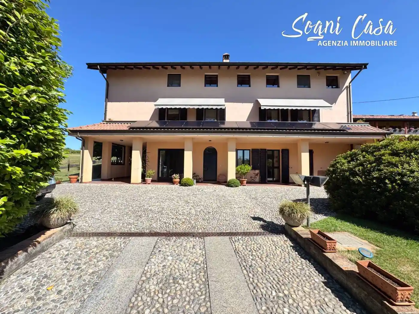 Villa in vendita a Agrate Conturbia