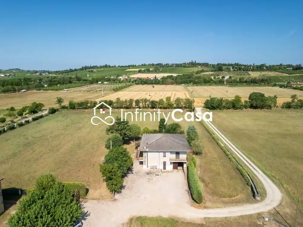 Villa in vendita a Sommacampagna