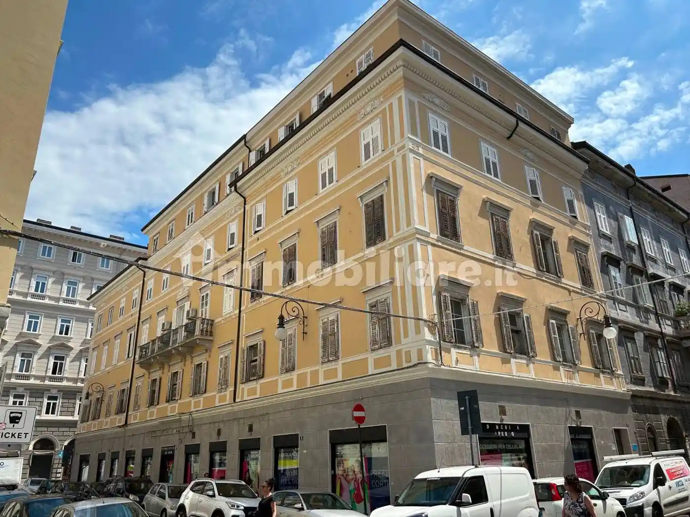 Palazzo - Edificio in vendita a Trieste