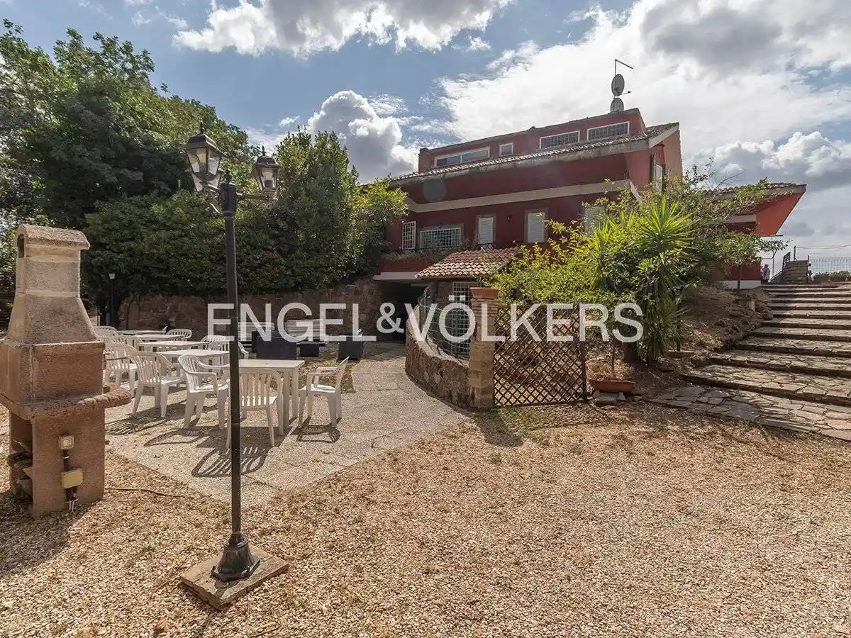 Villa in vendita a Sacrofano