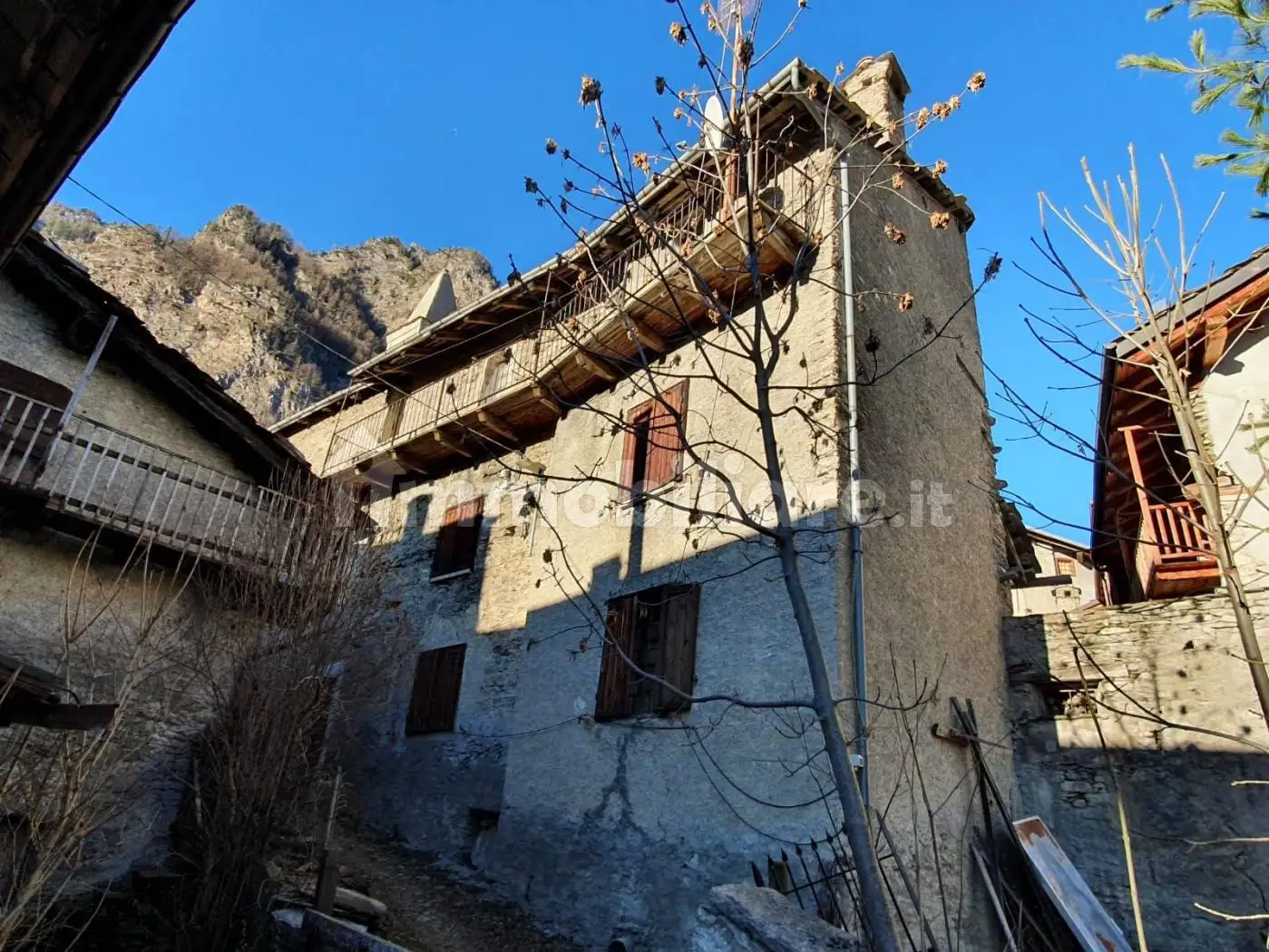 Rustico - Casale in vendita a Usseaux