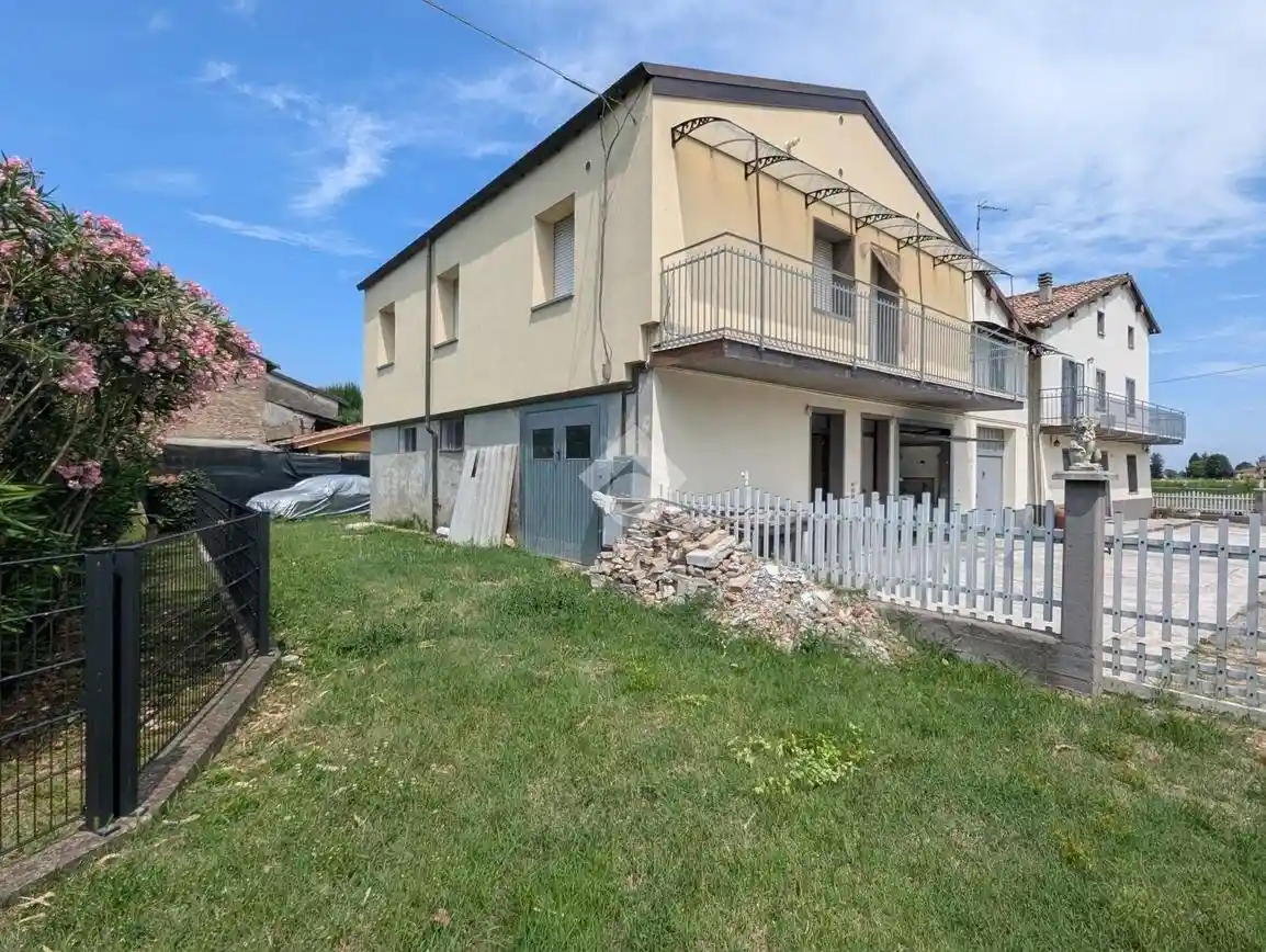 Casa indipendente in vendita a Campegine