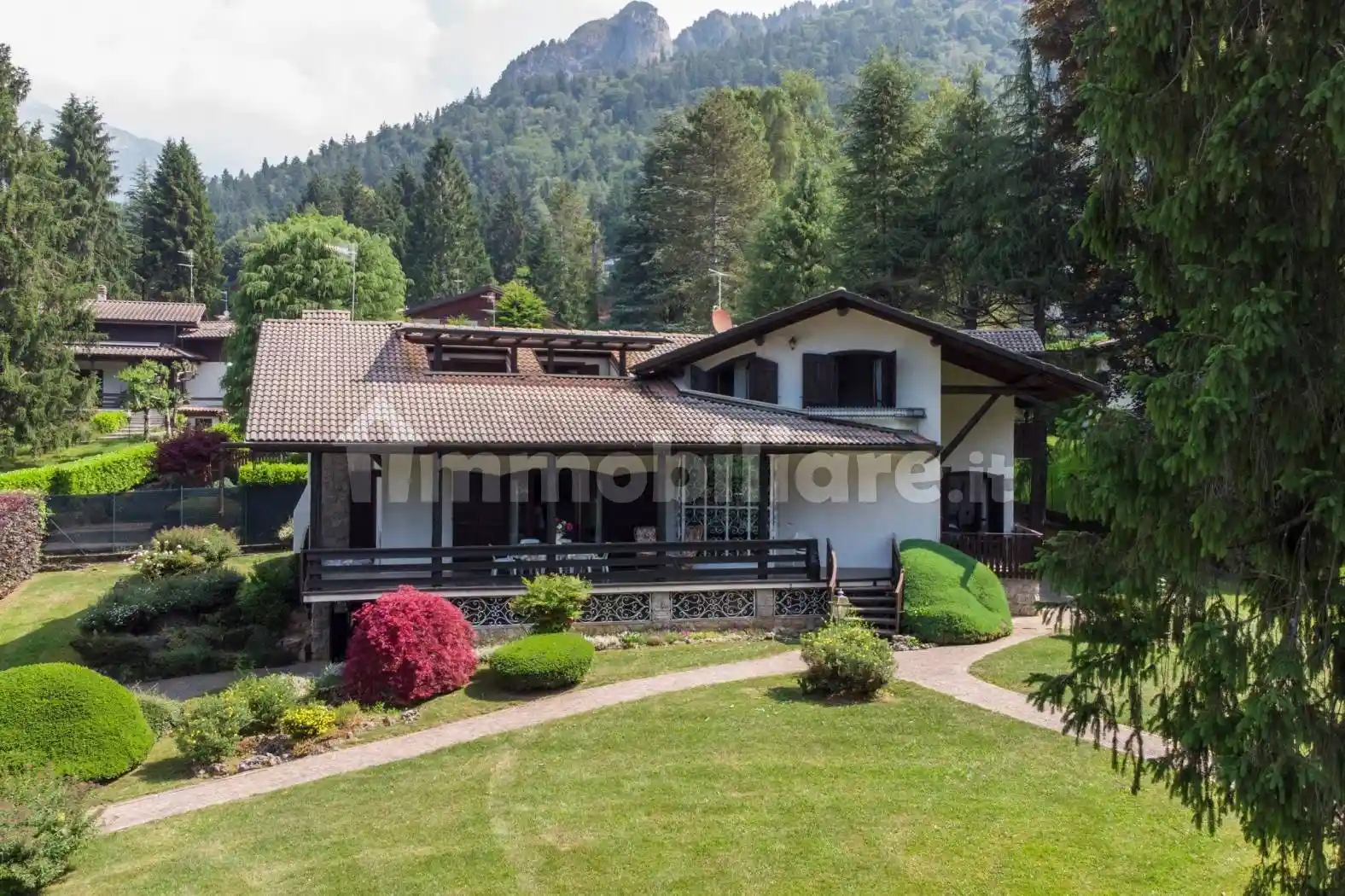 Villa in vendita a Castione della Presolana