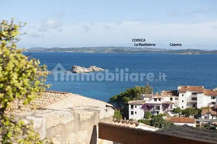 Appartamento in vendita a Arzachena