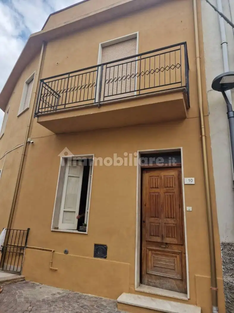 Palazzo - Edificio in vendita a Mazzarrà Sant'Andrea