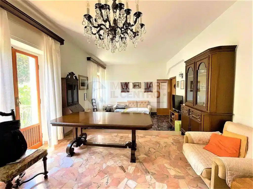 Casa indipendente in vendita a Sarzana
