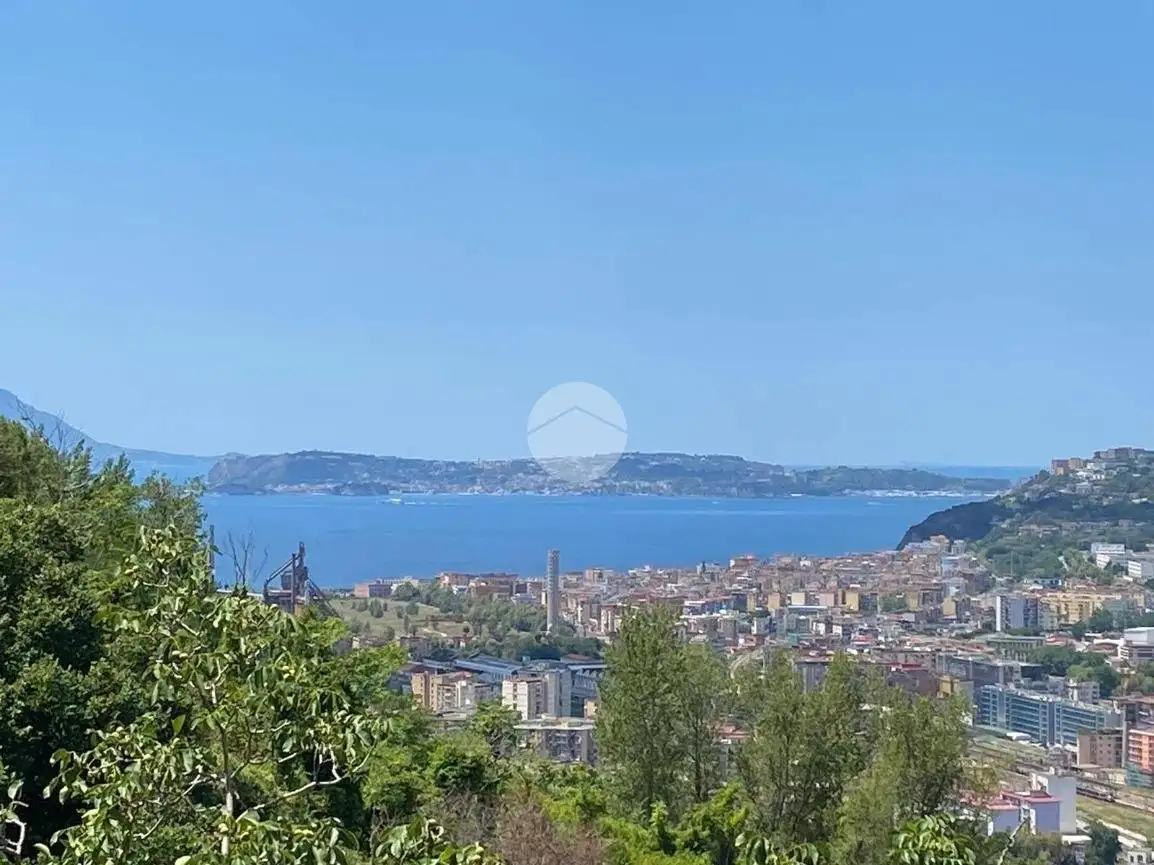 Appartamento in vendita a Napoli