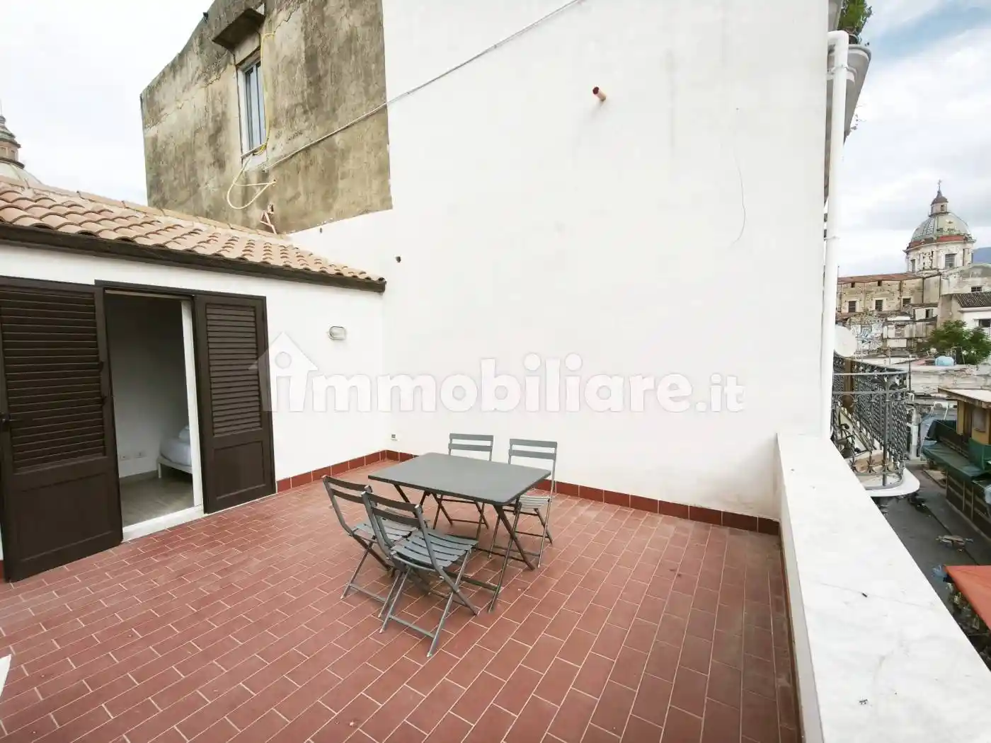 Palazzo - Edificio in vendita a Palermo