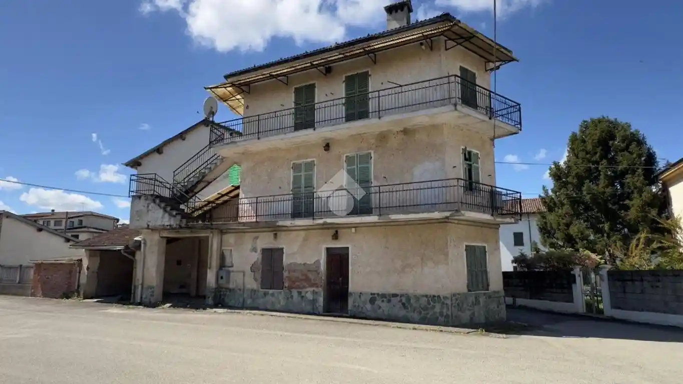 Casa indipendente in vendita a Fresonara