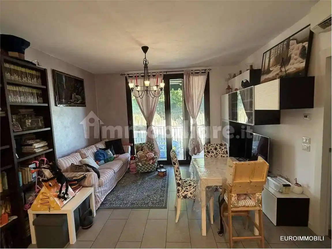 Appartamento in vendita a Traversetolo