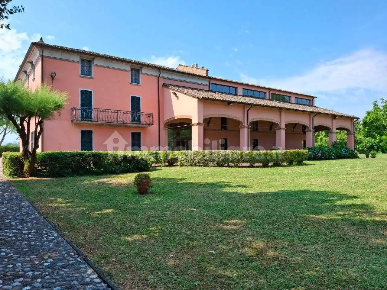 Villa in vendita a Parma