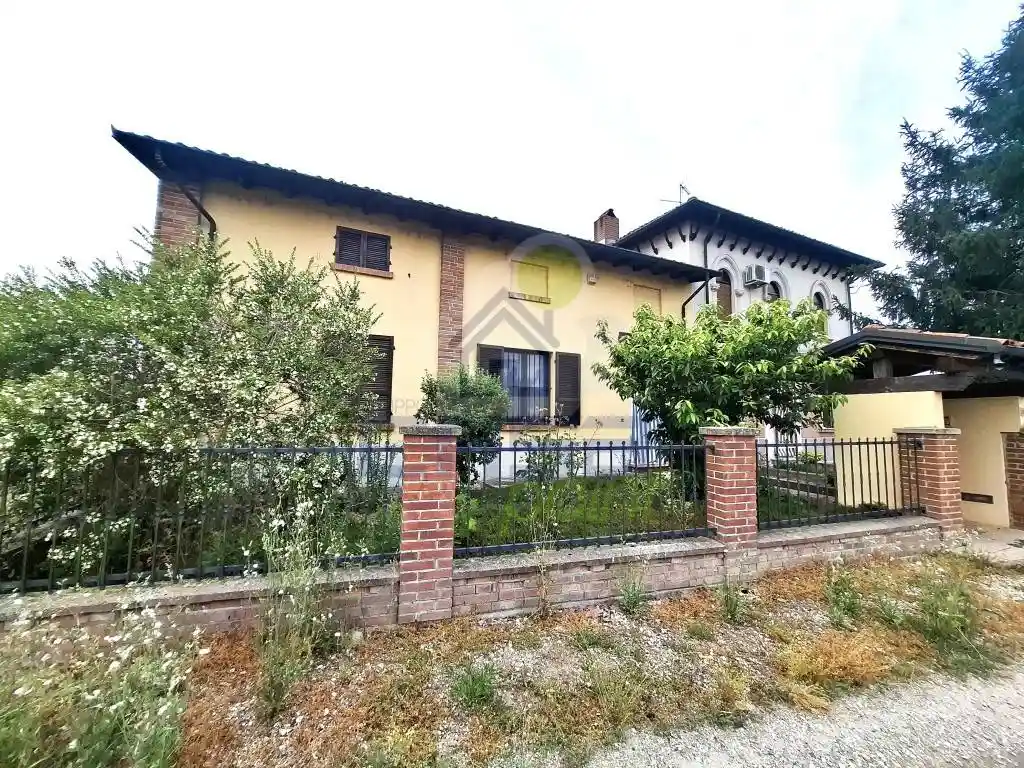 Casa indipendente in vendita a Monticelli d'Ongina