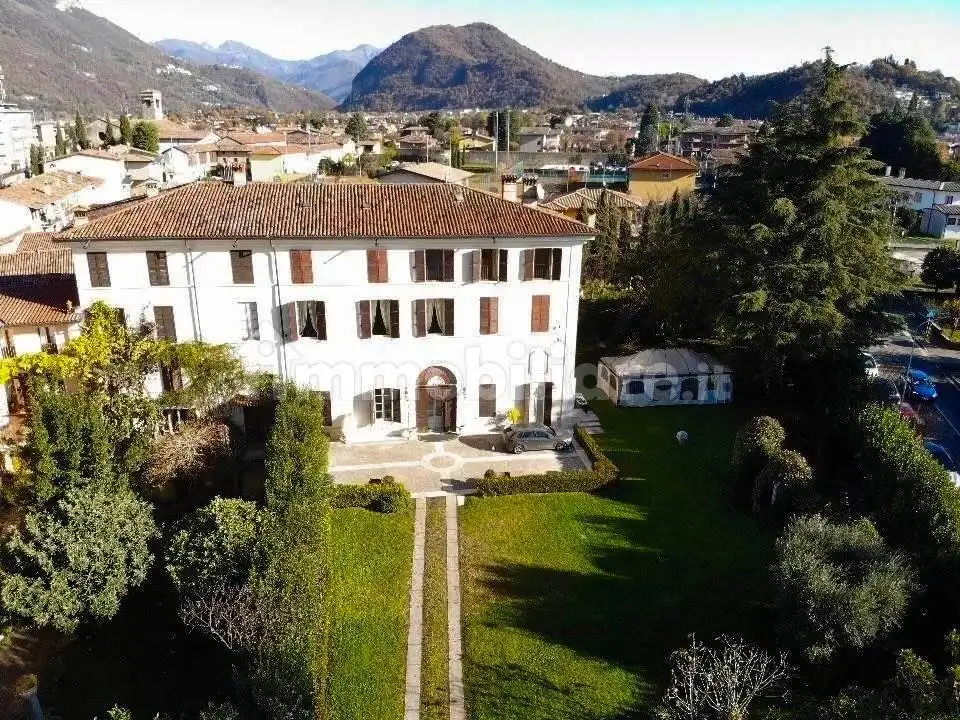 Palazzo - Edificio in affitto a Gavardo