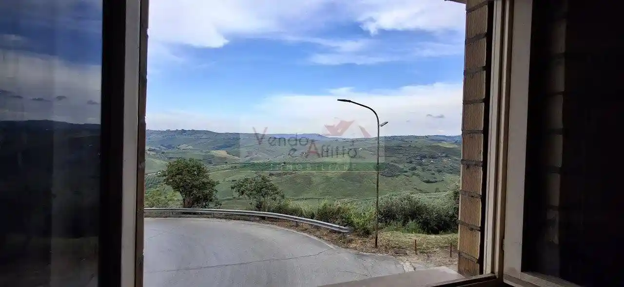 Casa indipendente in vendita a Montenero di Bisaccia